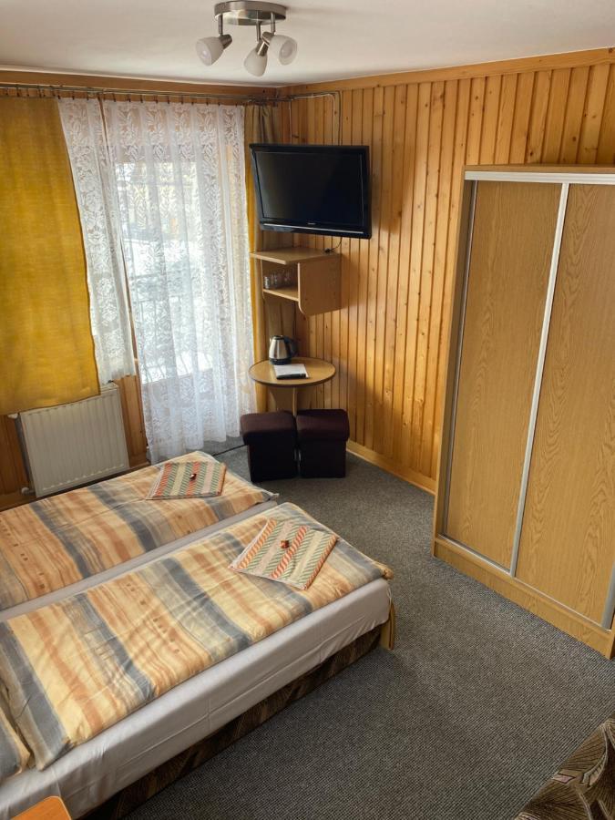 Pokoje Goscinne Madzia Poronin Exterior foto